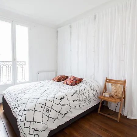 Hostnfly - Charming And Bright With Balcony Апартаменты *