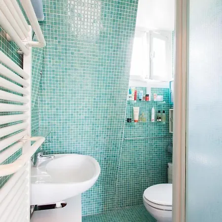 Апартаменты Hostnfly - Charming And Bright With Balcony